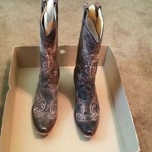 womens circle g boots